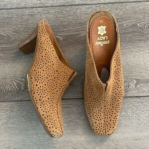 A2 by aerosols suede leather mules 7.5